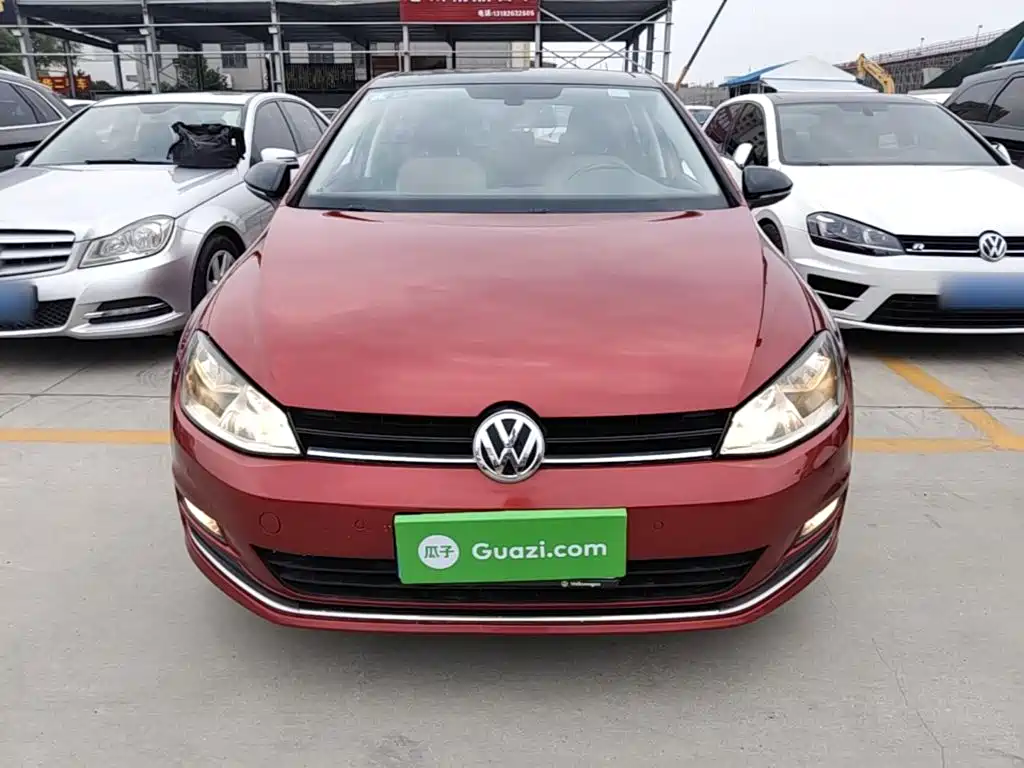 Photo 3 - Volkswagen Golf