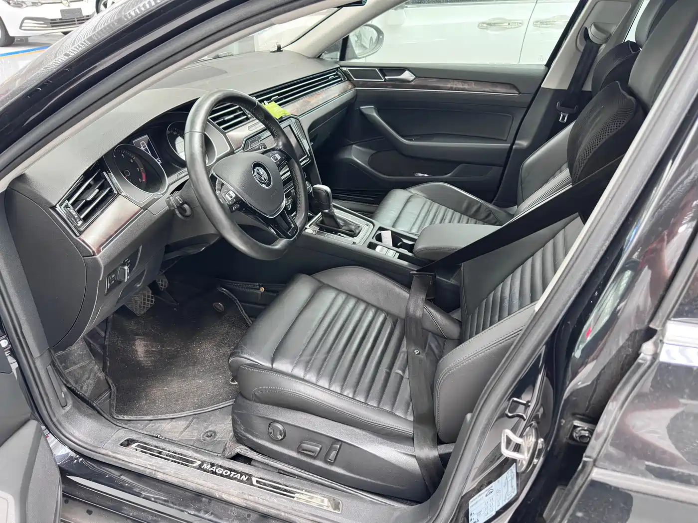 Volkswagen Magotan 2019 330TSI DSG Luxury China V фото 5