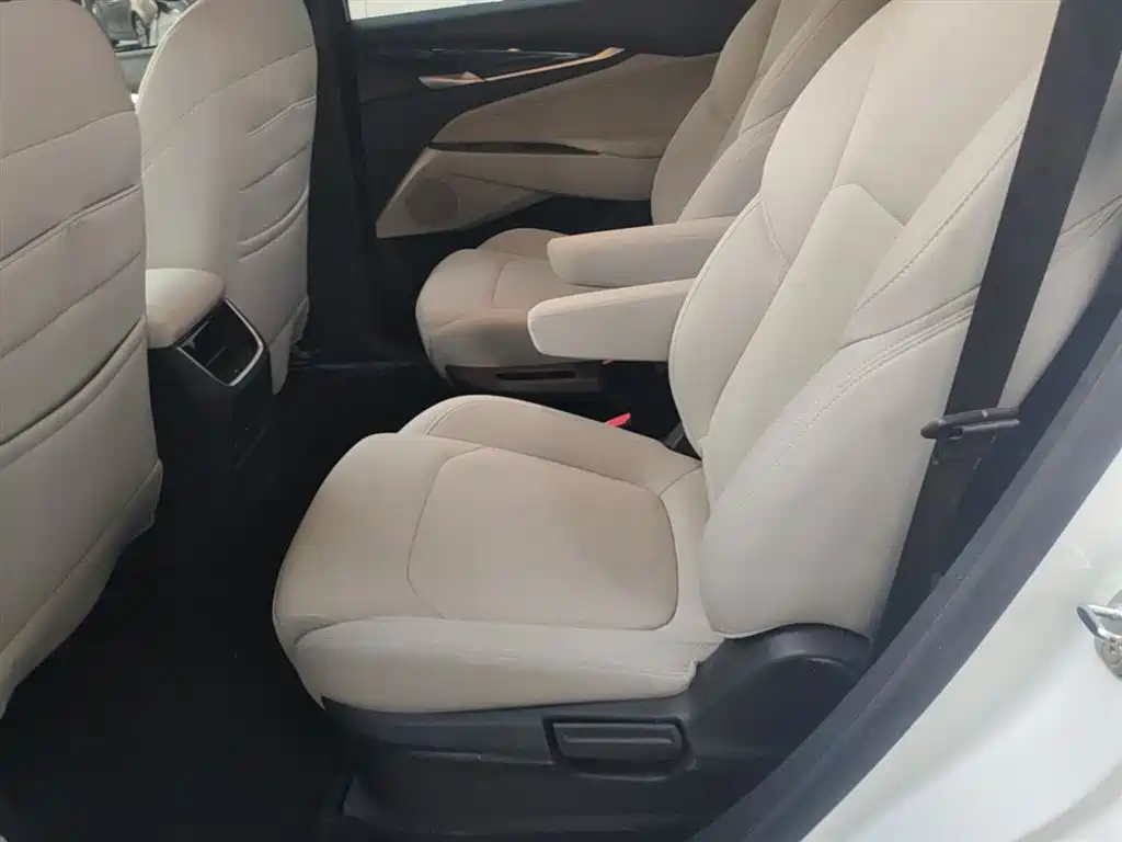 SAIC Maxus Maxus G50 2023 Model 1.5T Manual Joyride A фото 17