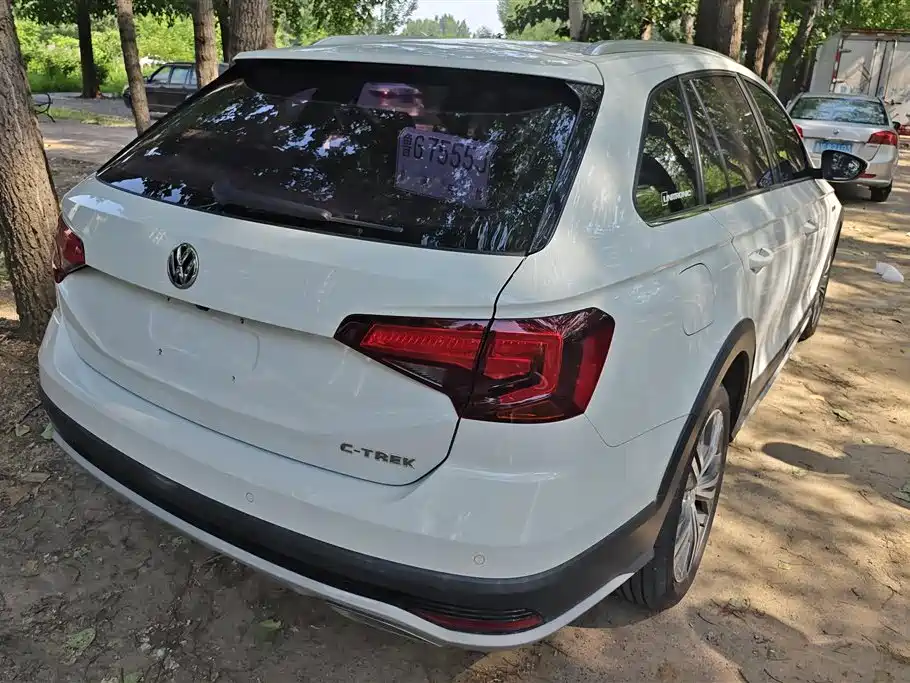 Volkswagen C-TREK 2017 1.6L Automatic Luxury фото 3