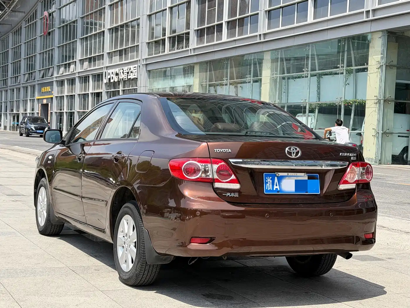 Toyota Corolla 2013 Special Edition 1.6L Auto Ultimate Cool GL фото 4