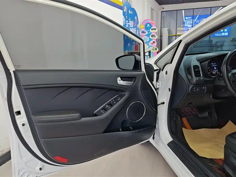 Kia K3 2016 1.6L Automatic GLS фото 7