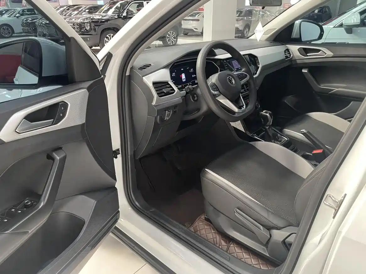 Volkswagen Tanying 2021 1.5L Automatic Smart Connect Edition фото 7