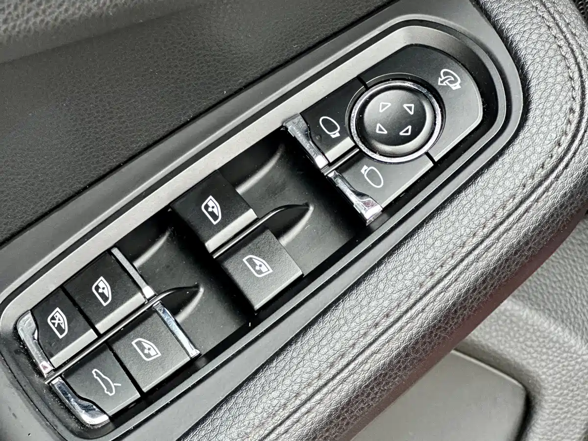 Porsche Macan 2018 Macan 2.0T фото 15