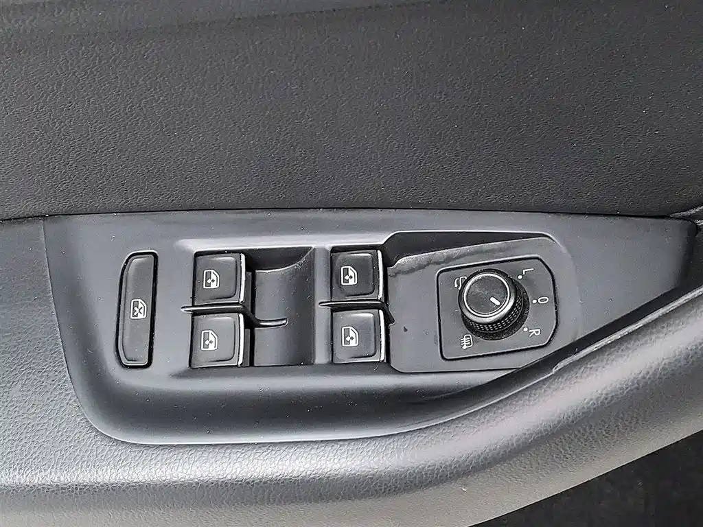 Volkswagen Magotan 2018 330TSI DSG Leading фото 9