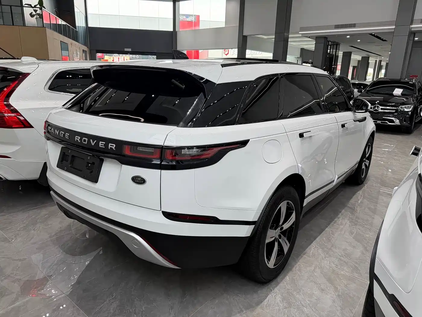 Land Rover Range Rover Velar 2019 250PS фото 9