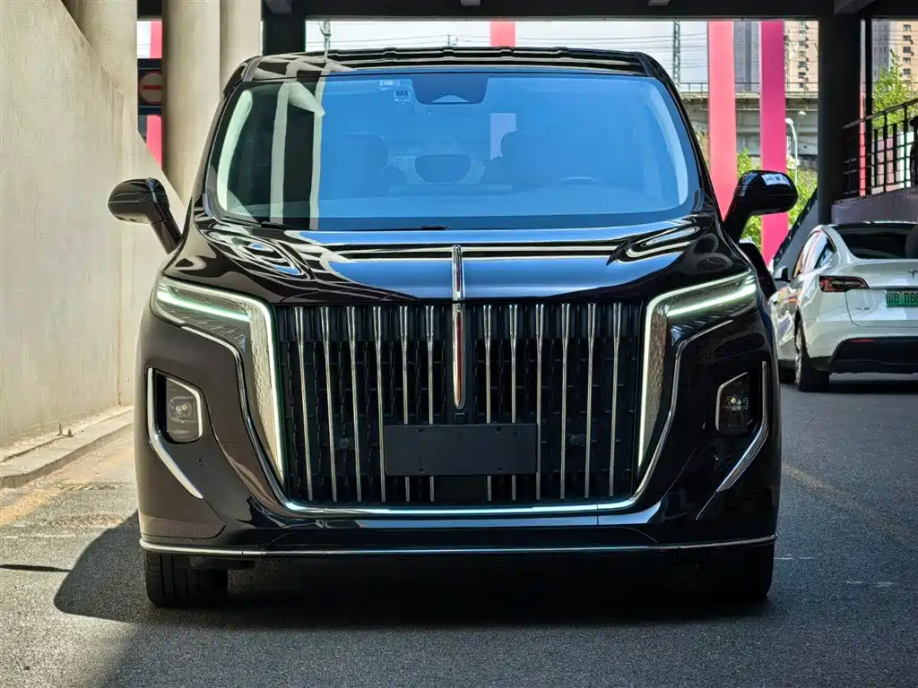 Hongqi HQ9 2023 2.0T Smart Connect Flag Enjoy Edition фото 2