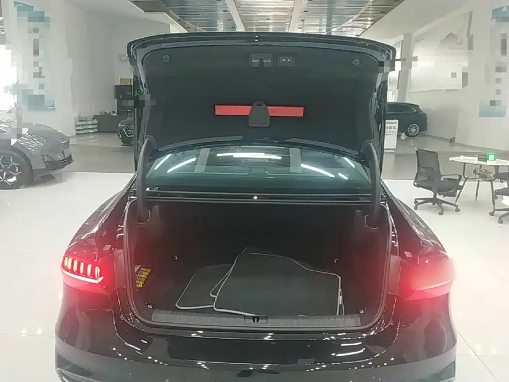 Audi A7L 2026 2025 Model Year 45 TFSI quattro Premium