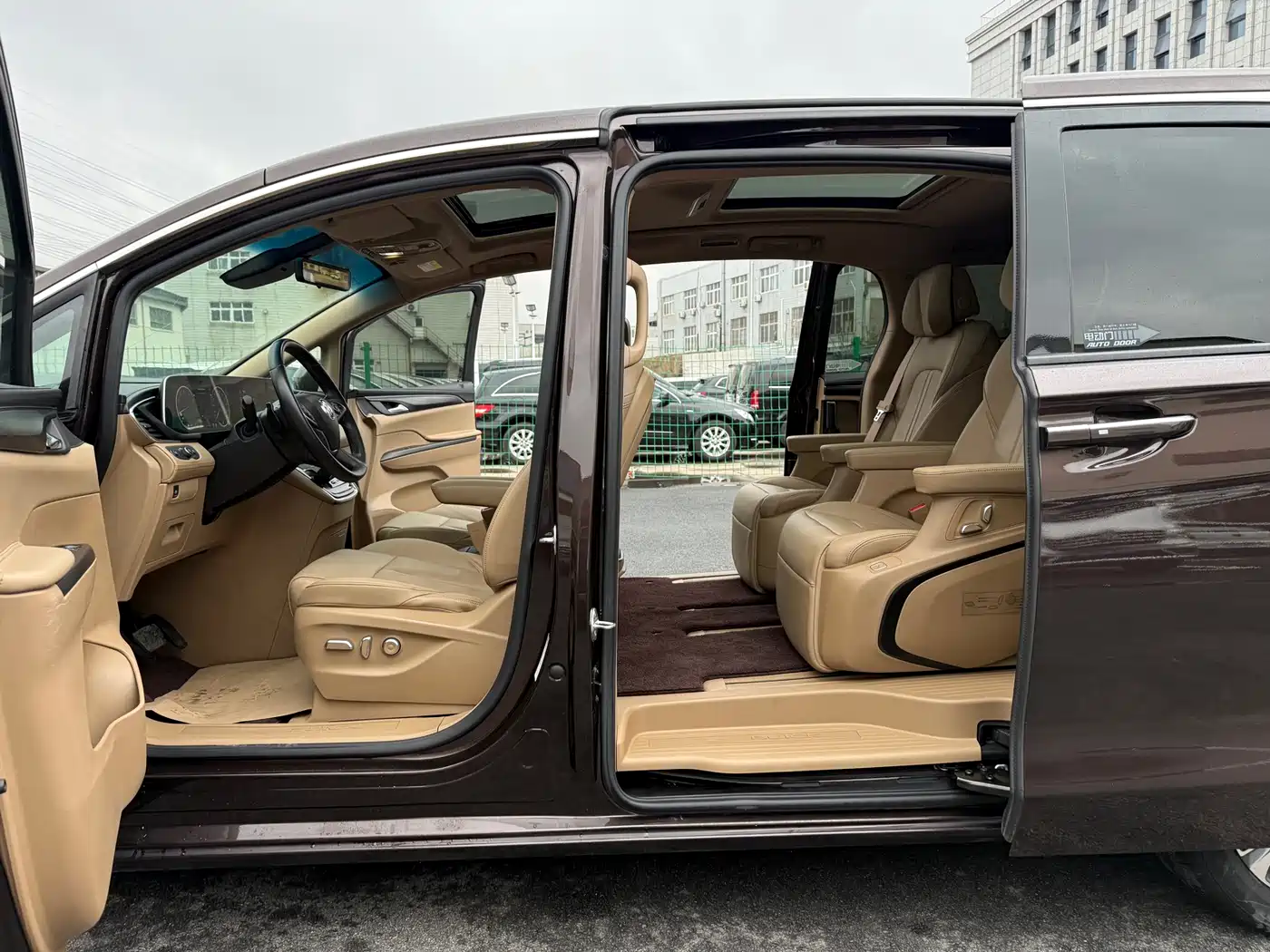 Buick GL8 2021 ES Landlord 653T Luxury фото 18