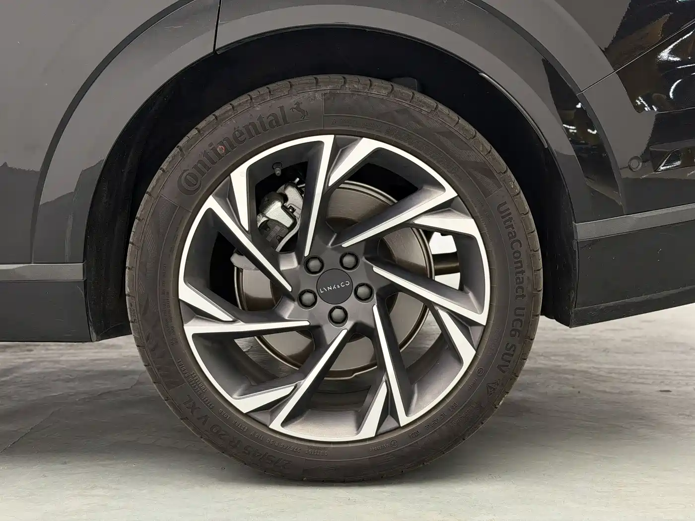 Lynk & Co 09 EM-P 2021 2.0T PHEV Ultra 6-seater фото 18