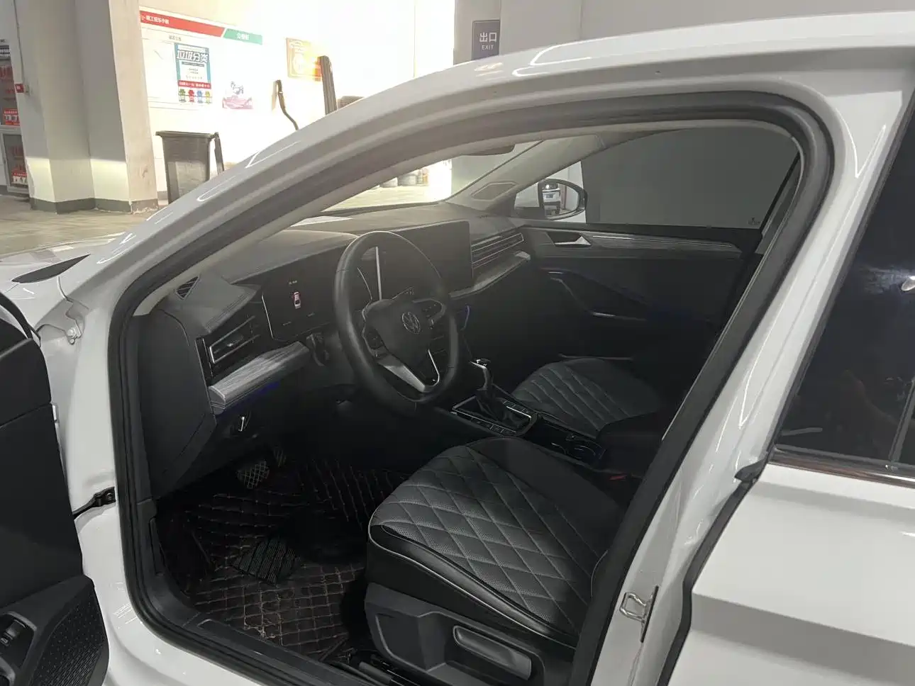 Volkswagen Sagitar 2023 Model Year 280TSI DSG Surpass Edition фото 4