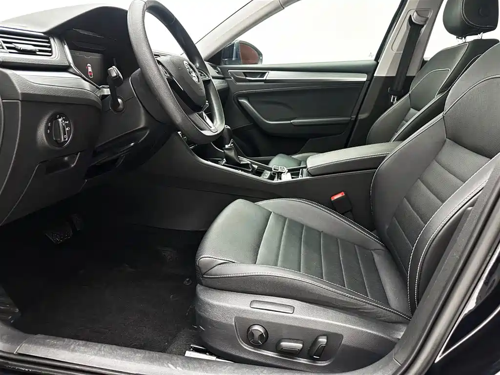 Škoda Superb 2023 Facelift TSI280 DSG Premium Edition фото 19