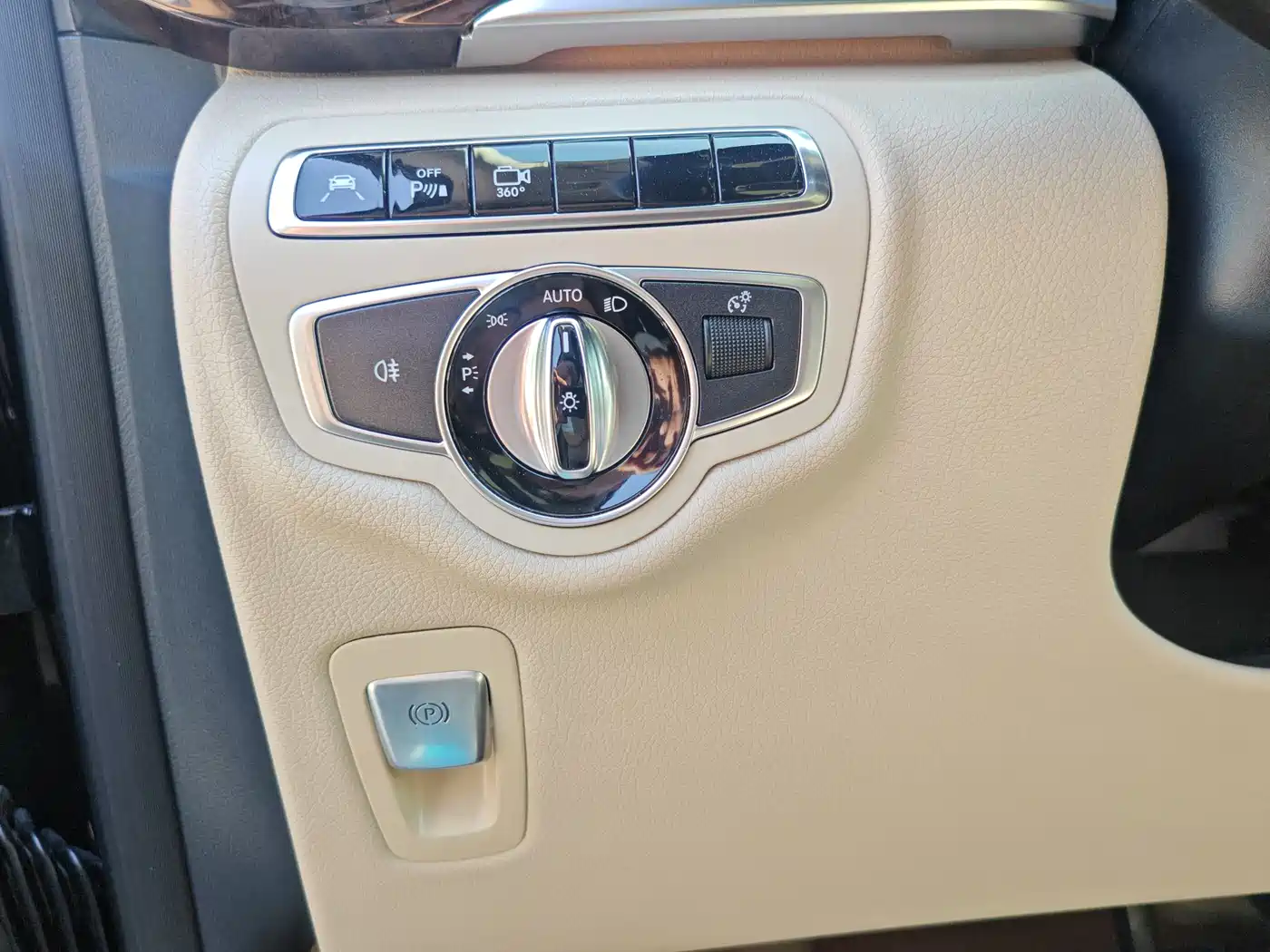 Mercedes-Benz V-Class 2016 V 260 L Premium Long фото 22