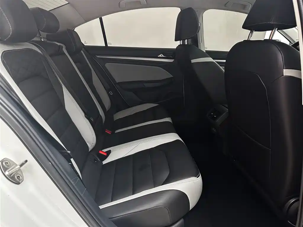 Volkswagen Bora 2023 280TSI DSG Prestige Edition фото 23