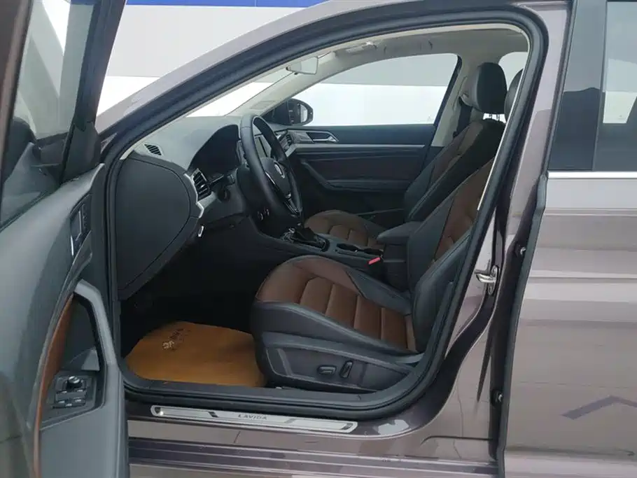 Volkswagen Lavida 2019 280TSI DSG Luxury Edition China VI фото 9