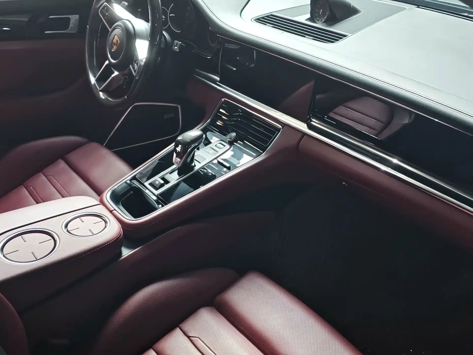 Photo 10 - Porsche Panamera