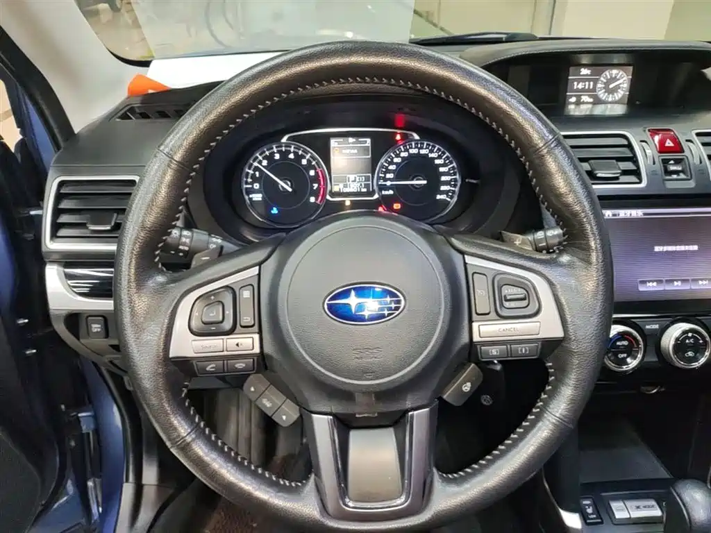 Subaru Forester 2018 2.5i Luxury Navigation Edition фото 11