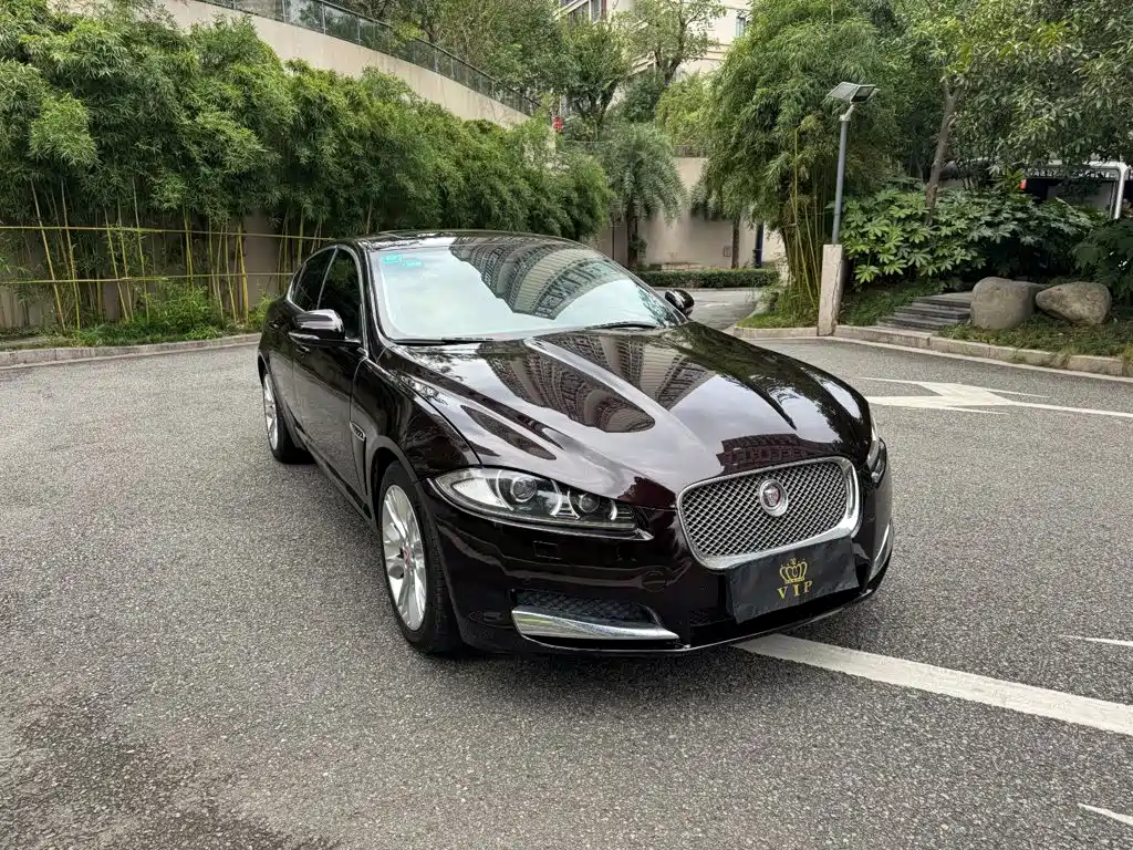 Jaguar XF 2015 2015 XF 2.0T Luxury Edition