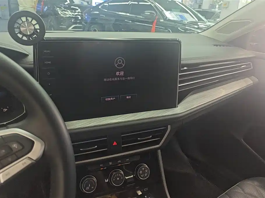 Volkswagen Sagitar 2025 300TSI DSG Surpass Edition фото 13