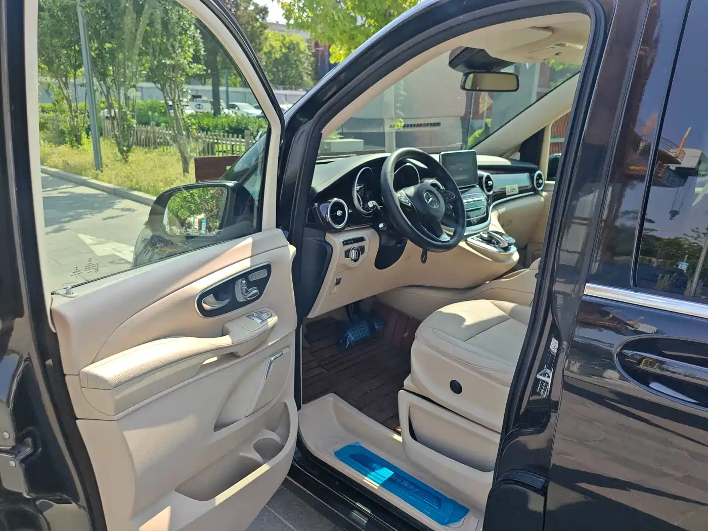 Mercedes-Benz V-Class 2016 V 260 L Premium Long фото 20