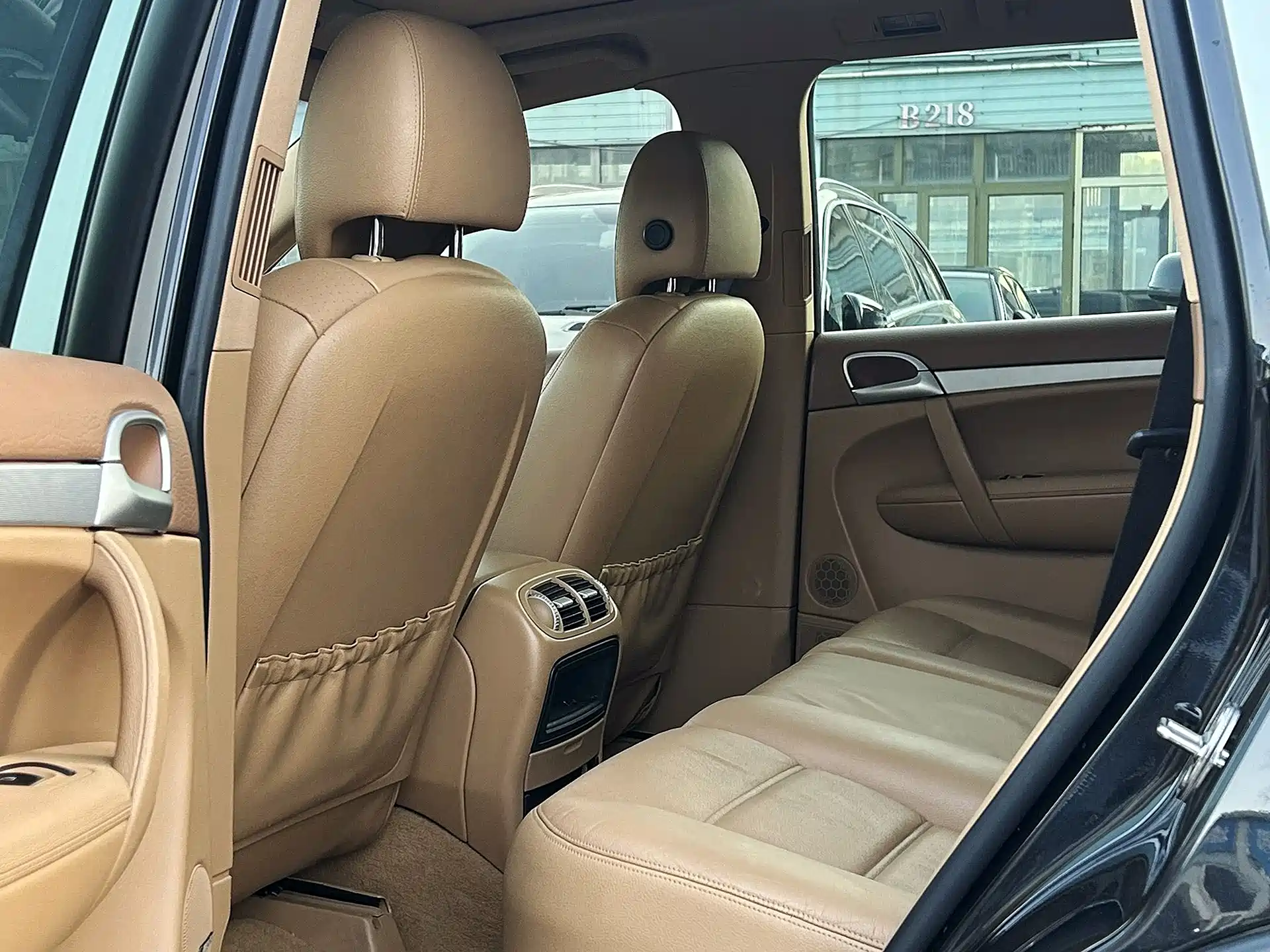 صورة 8 - Porsche Cayenne