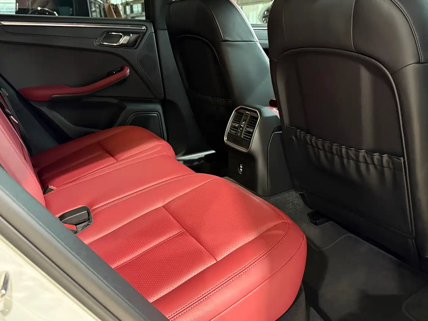 Porsche Macan 2026 Macan 2.0T Dream Pursuit Edition фото 10