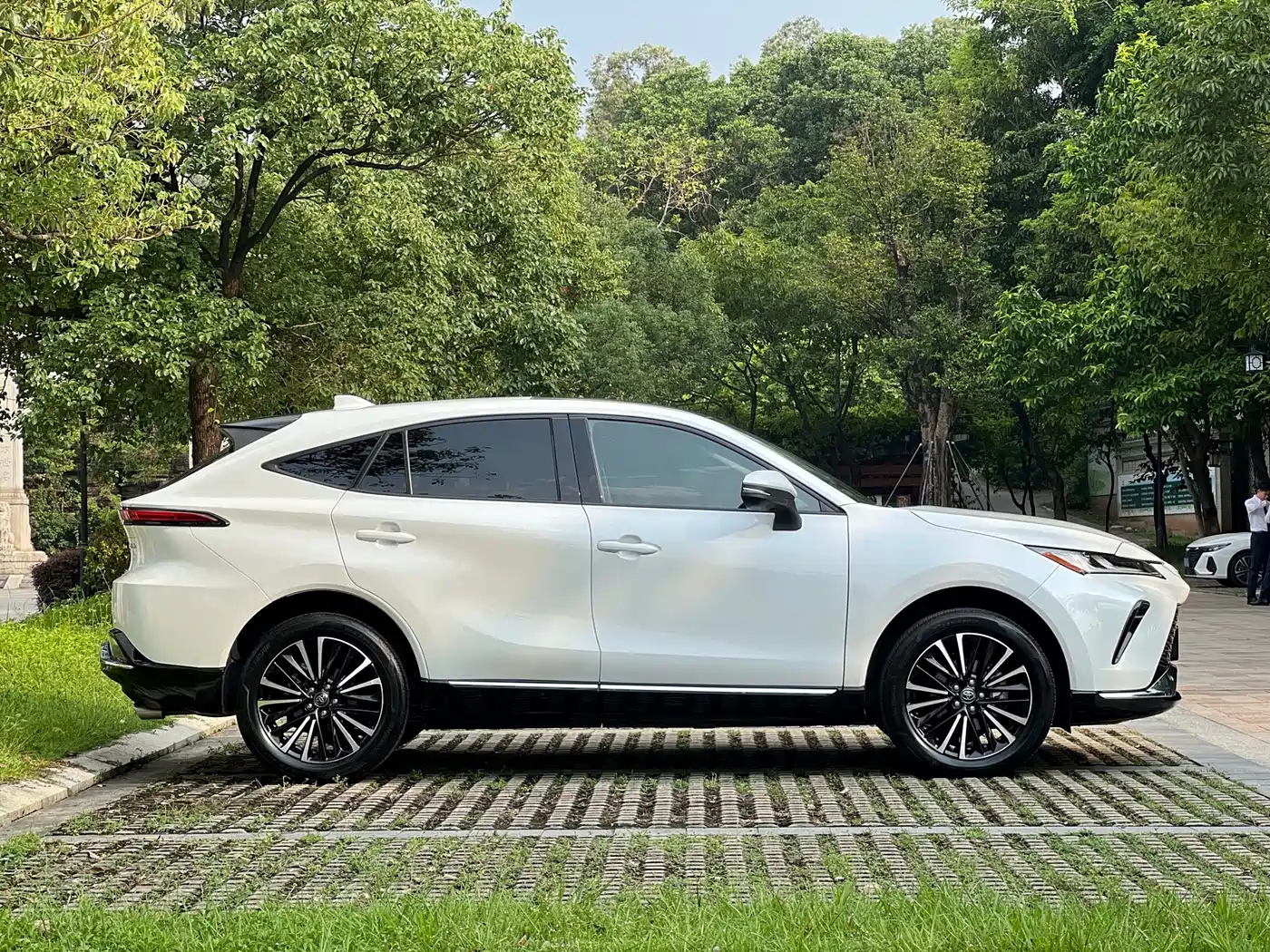 Toyota Venza 2023 2023 2.0L CVT FWD Premium