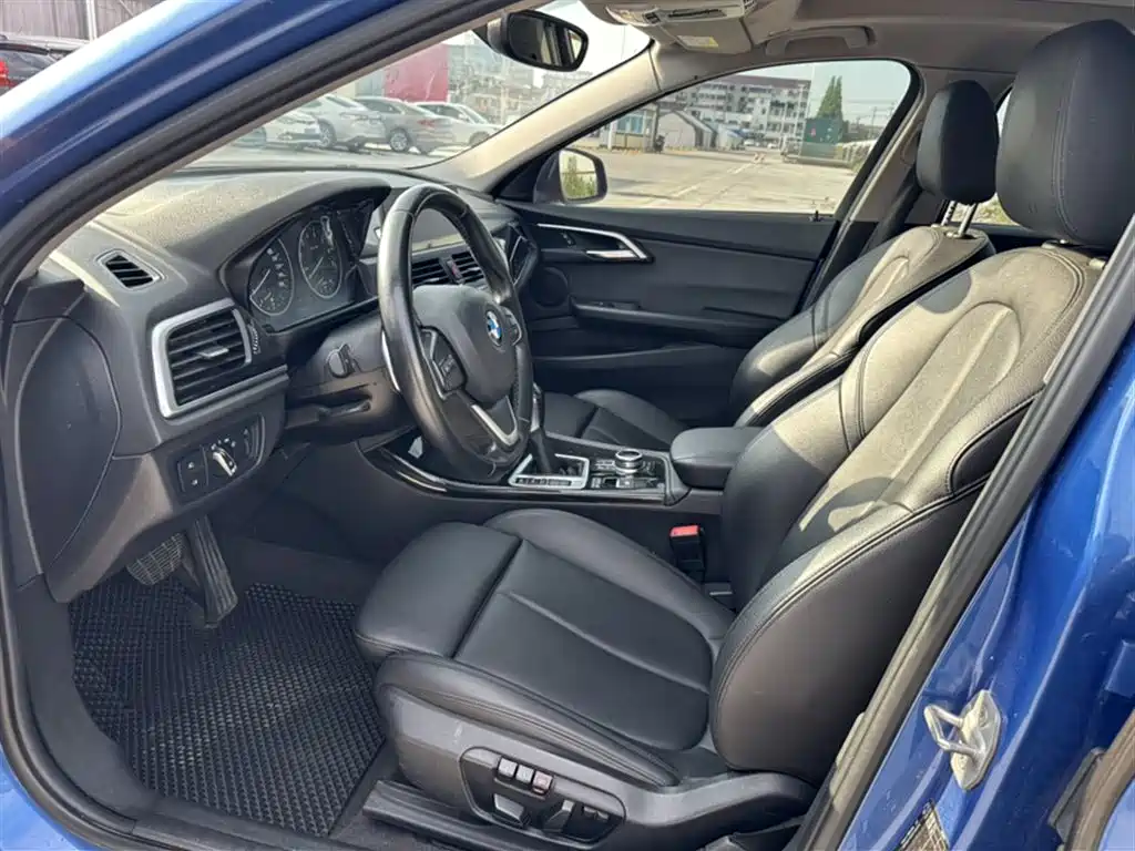 BMW 1 Series 2017 120i Design Package фото 12