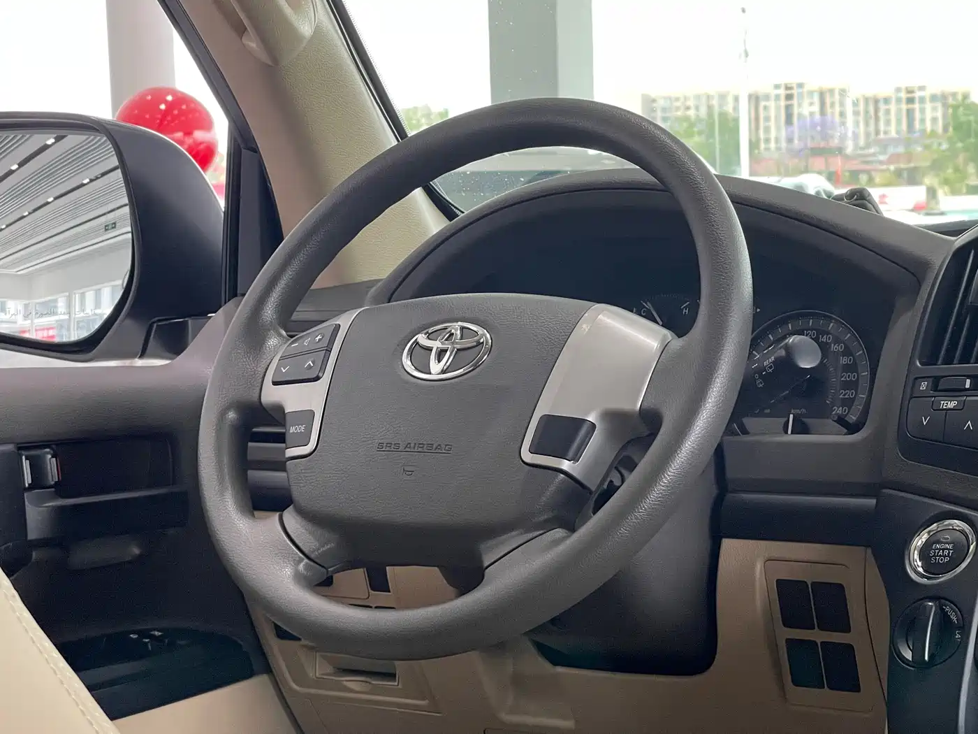 Toyota Land Cruiser (Import) 2015 4.0L V6 Middle East Limited Edition фото 10