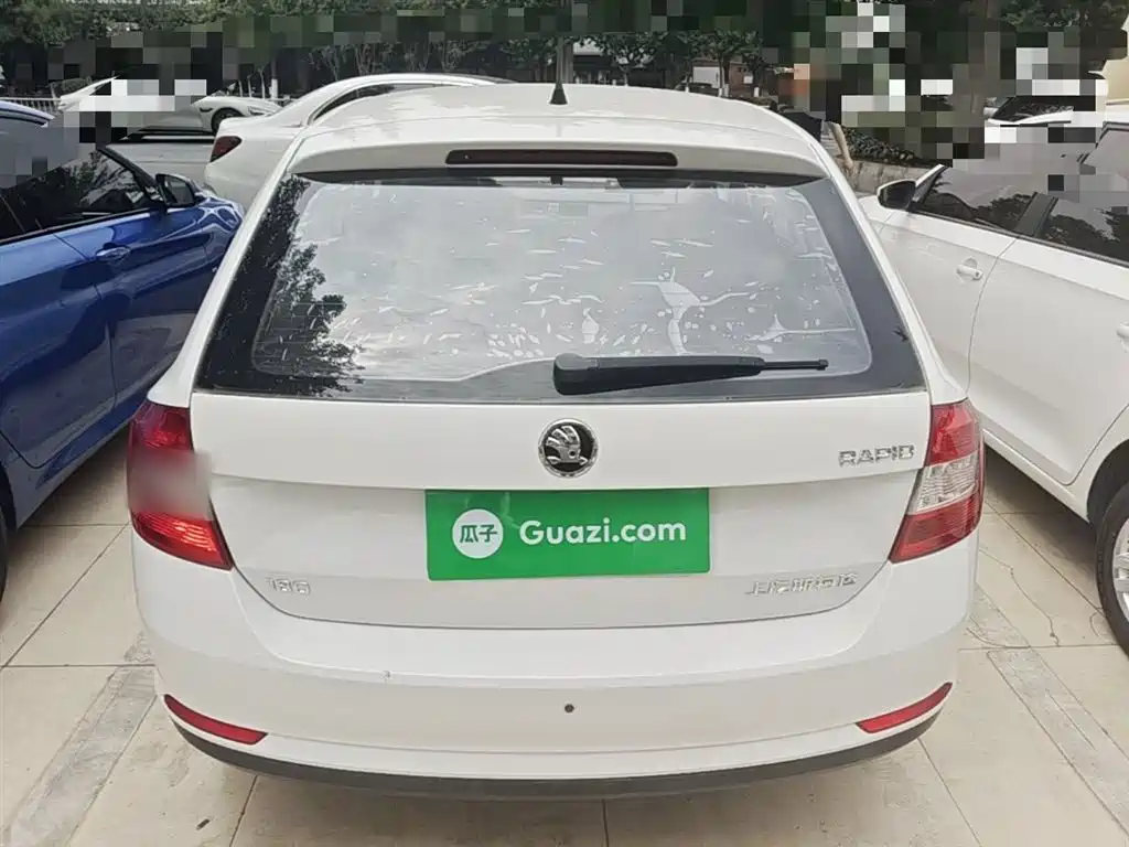Škoda Skoda Rapid Spaceback 2016 Facelift 1.6L Automatic Forward Edition фото 6