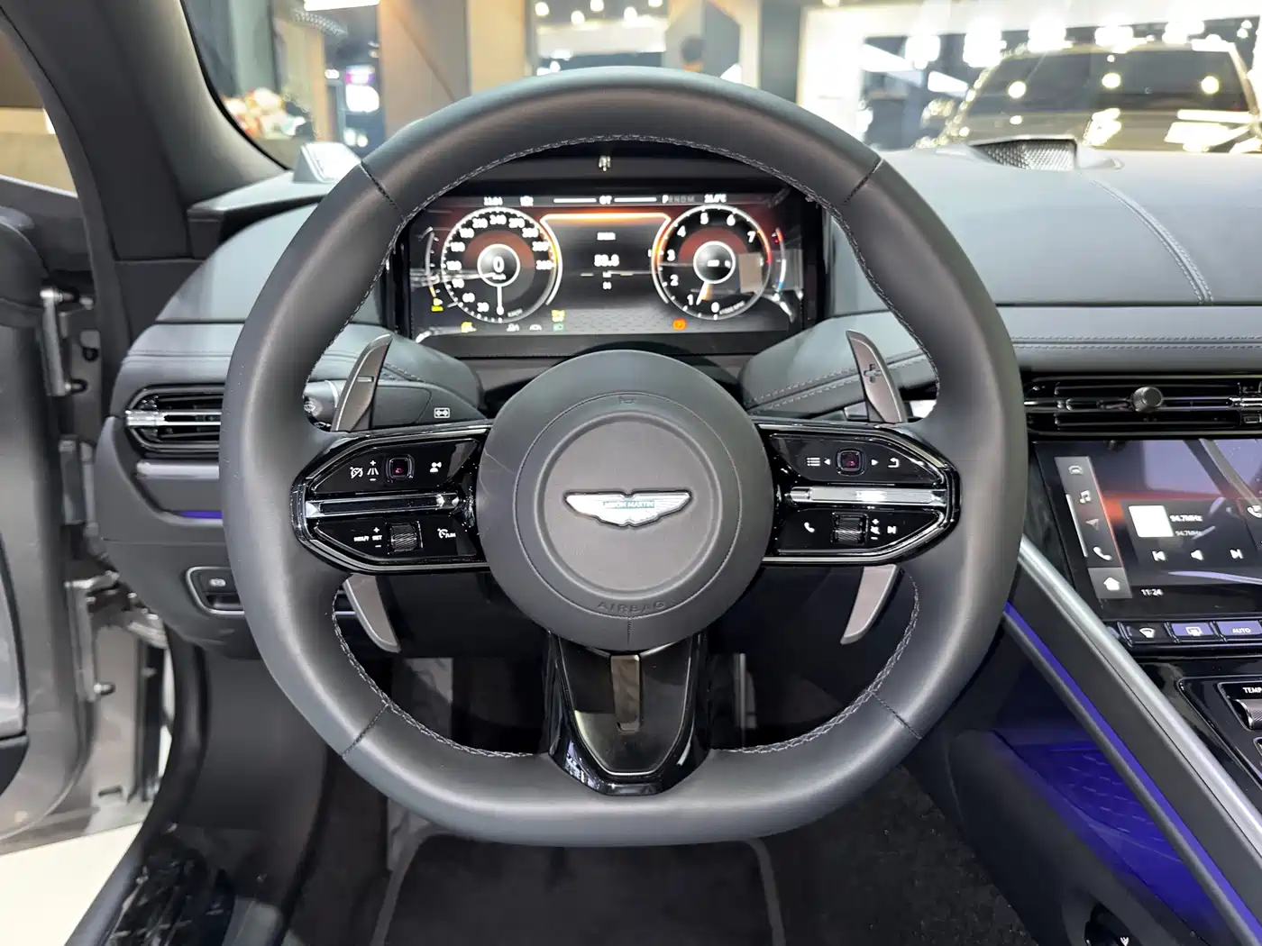 Aston Martin DB12 2025 4.0T V8 Coupe фото 6