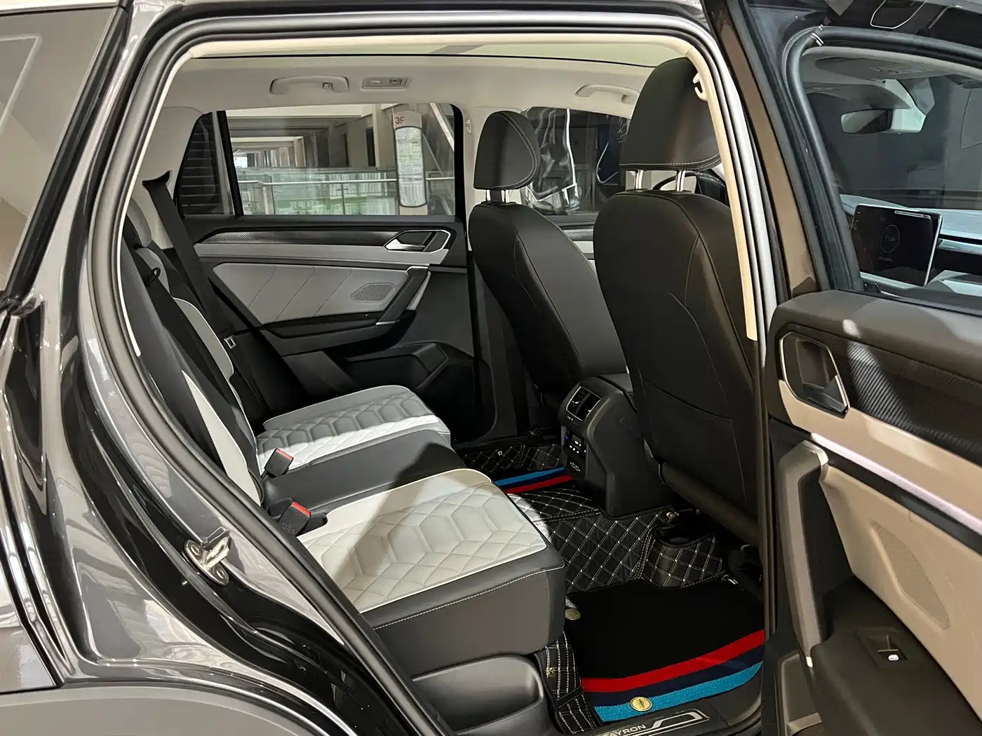 Volkswagen Tayron 2023 330TSI 2WD Luxury Plus Advanced Edition фото 15
