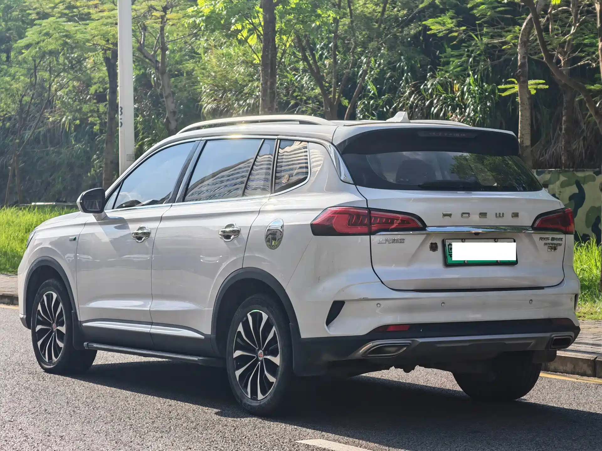 Фото 3 - Roewe RX5 eMAX