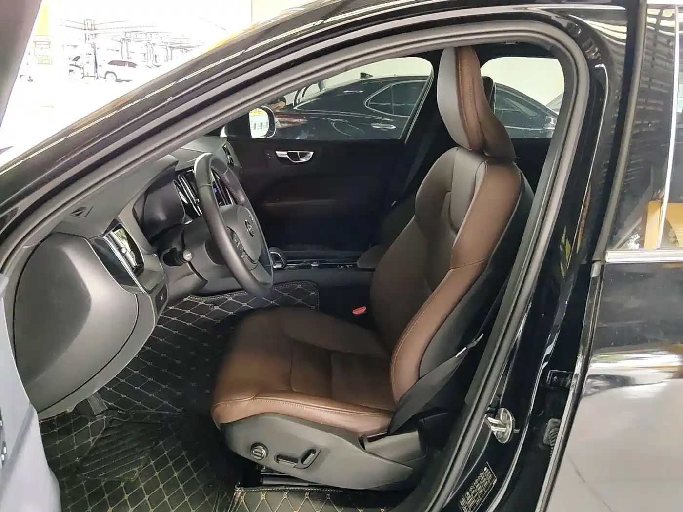 Volvo XC60 2025 2025 B5 AWD Smart Luxury Edition