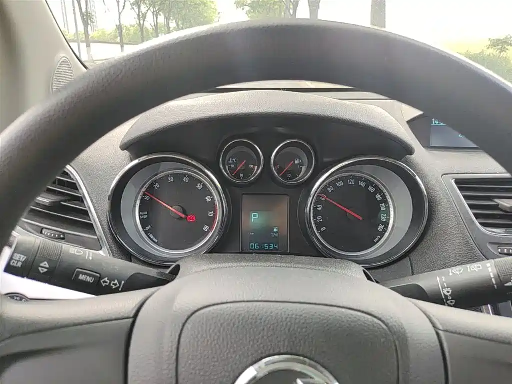 Buick Encore 2015 1.4T Automatic 2WD Urban Elite фото 12