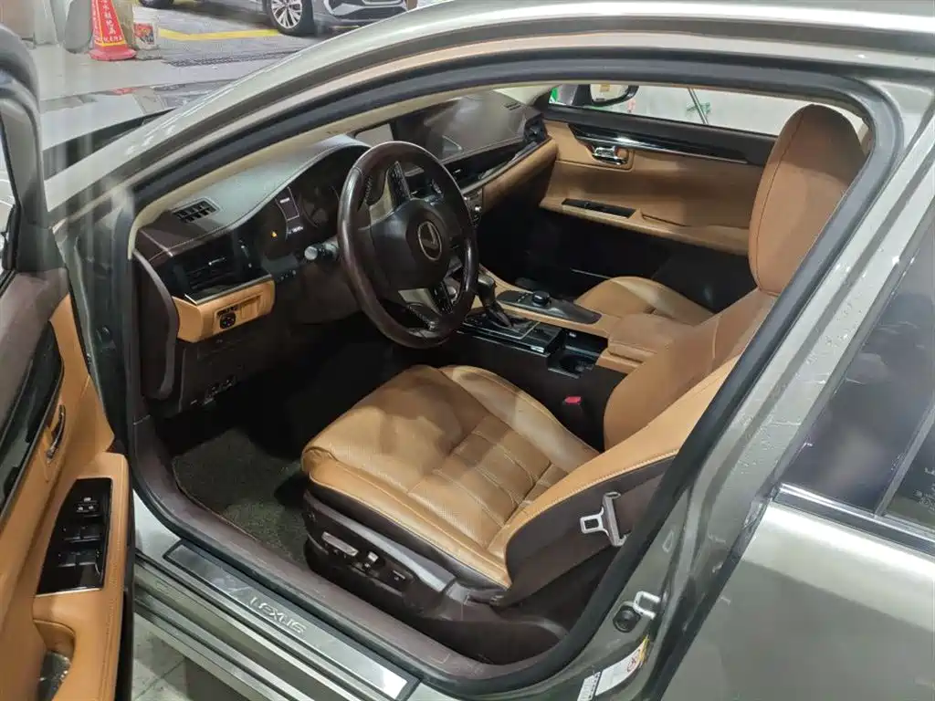 Lexus ES 2015 200 Elite Edition фото 4