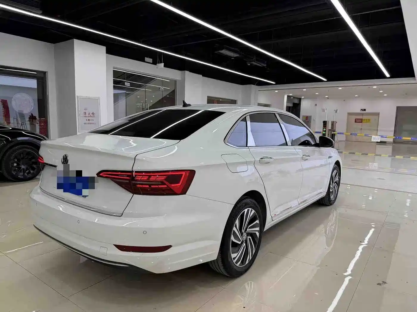 Volkswagen Sagitar 2021 280TSI DSG Surpassing Edition фото 9