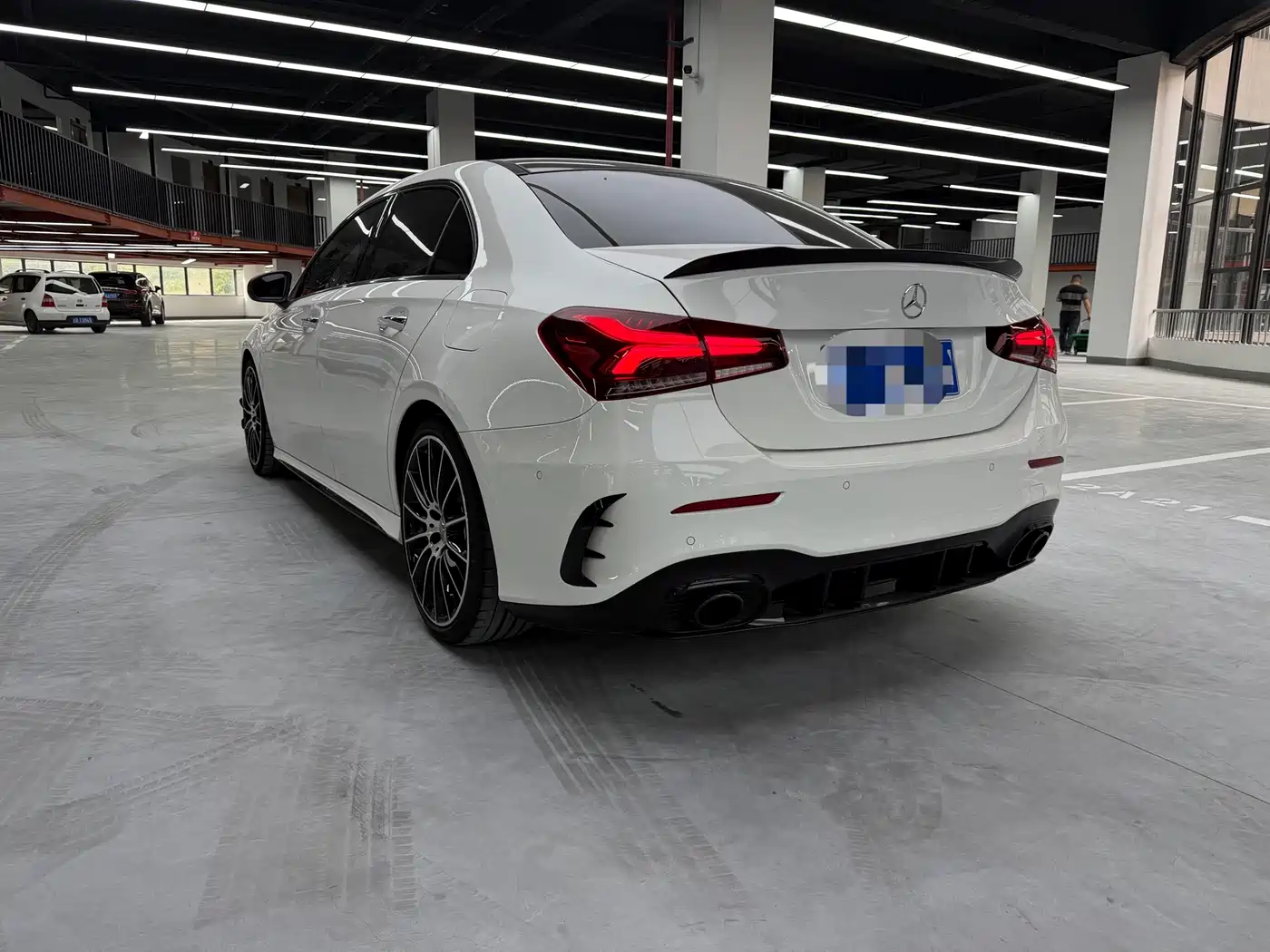 Mercedes-Benz A-Class AMG 2022 AMG A 35 L 4MATIC фото 13
