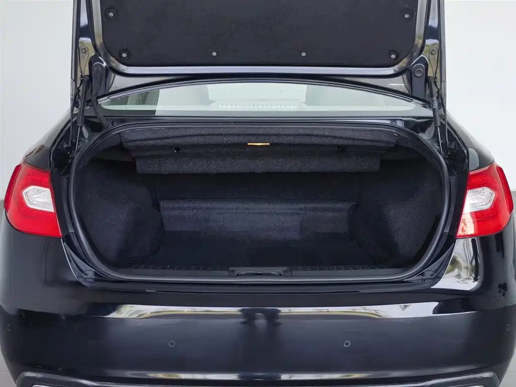 Hongqi H7 2015 3.0L Premium фото 16