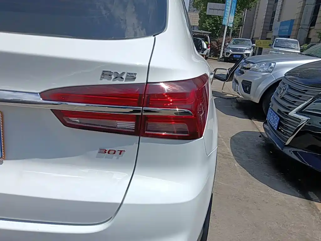 Фото 8 - Roewe RX5