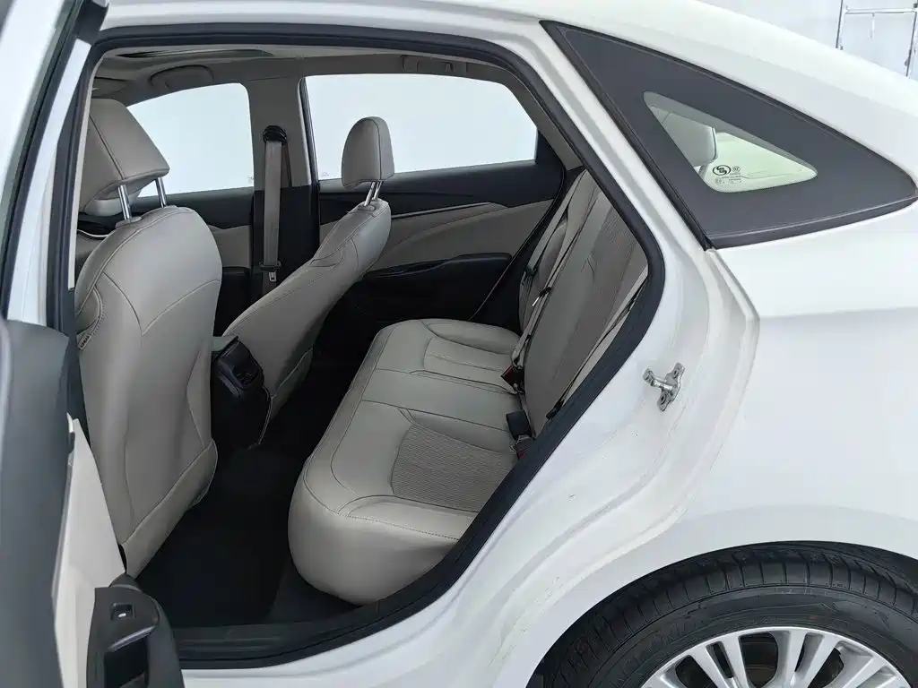 Фото 15 - Buick Excelle