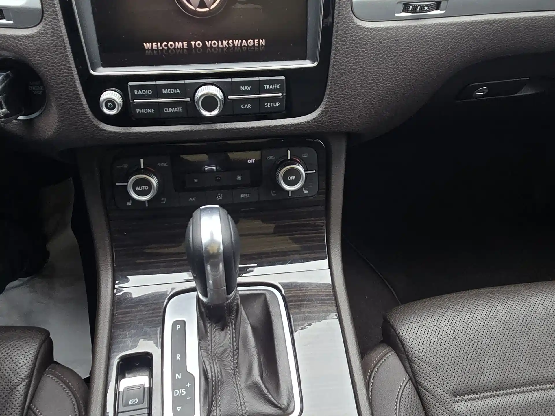 Фото 12 - Volkswagen Touareg