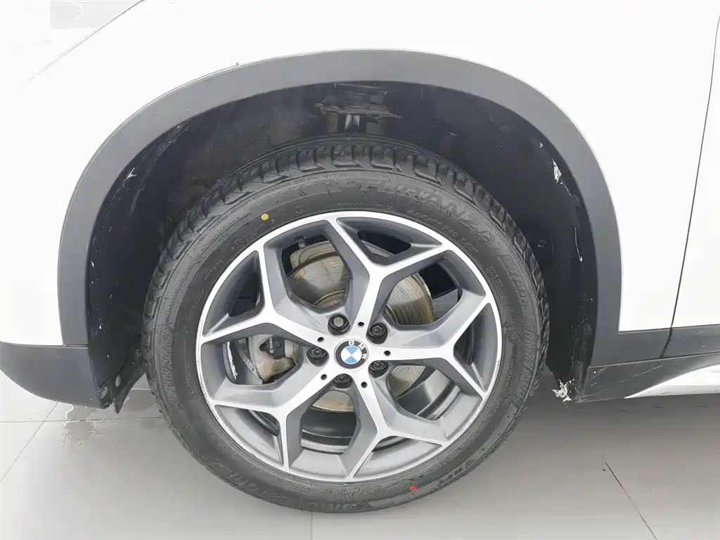 BMW X1 2018 sDrive18Li Premium Model фото 17