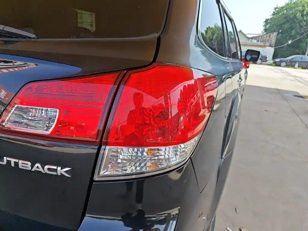 Subaru Outback 2014 2.5i Elegance Sport Edition фото 24