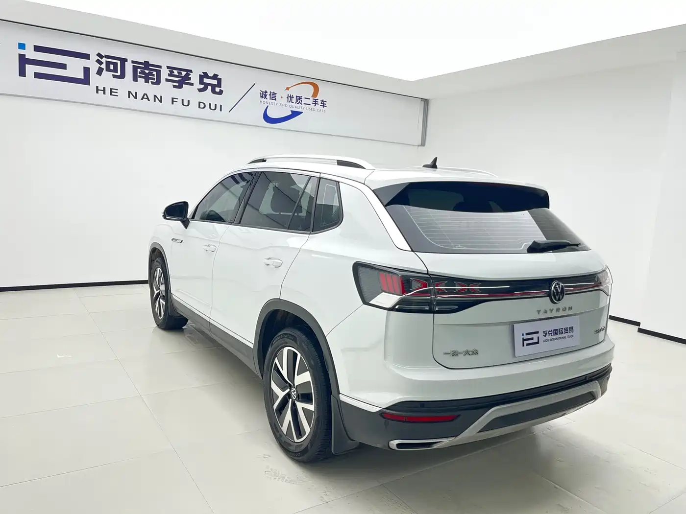 Volkswagen Tayron 2023 280TSI 2WD Luxury Plus Advanced Edition фото 4