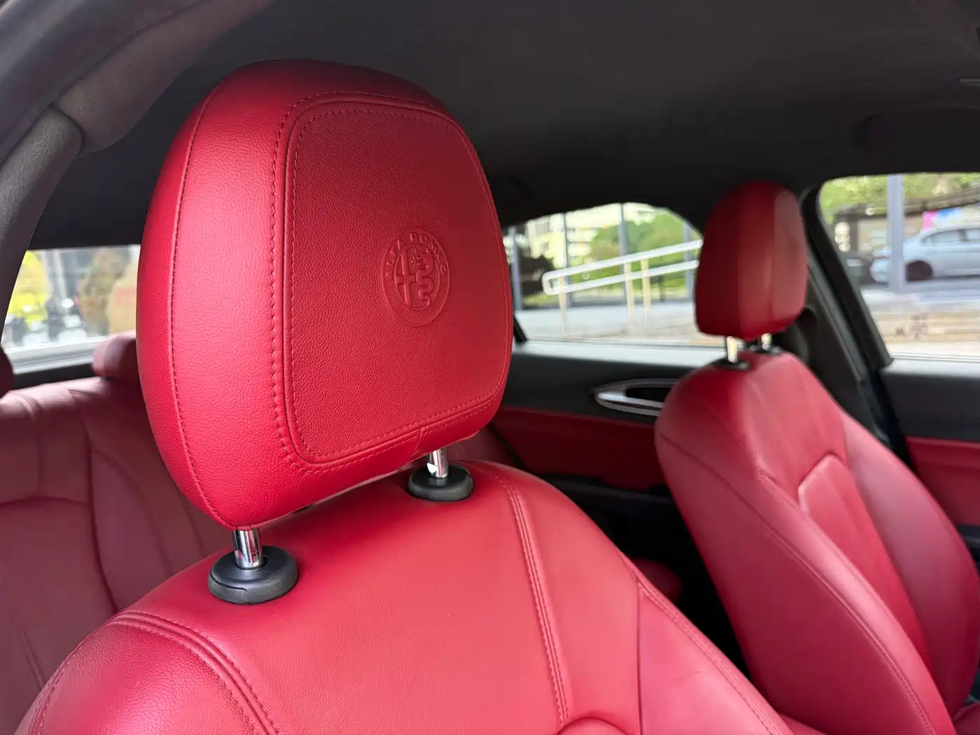 Alfa Romeo Giulia 2017 2.0T 200HP Elite Edition фото 17
