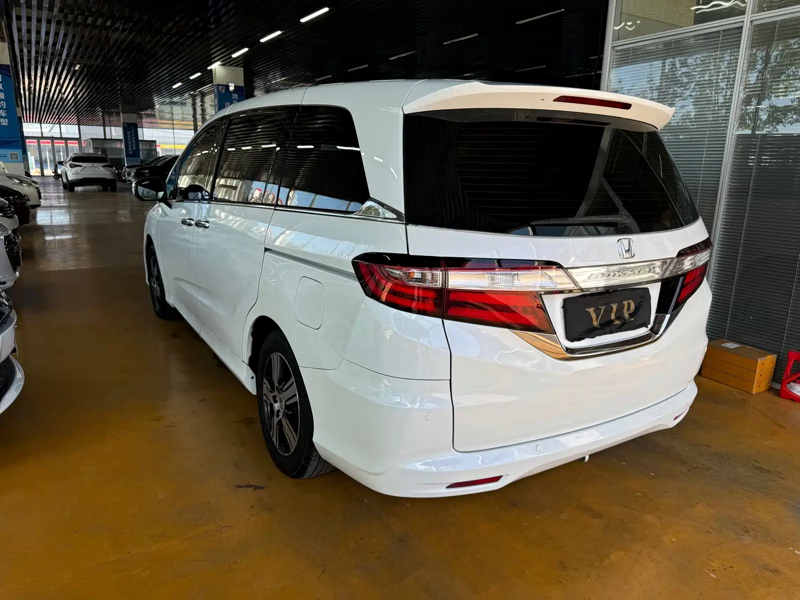 Фото 8 - Honda Odyssey