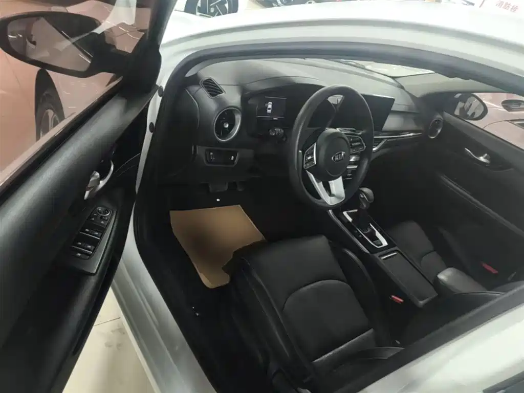 Kia K3 2019 1.5L CVT Smart Connect Edition фото 16