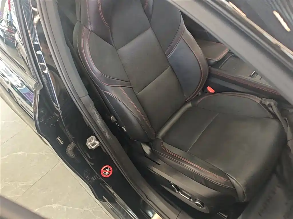 Lynk & Co 03 2019 2.0TD Auto Power Pro Version фото 25