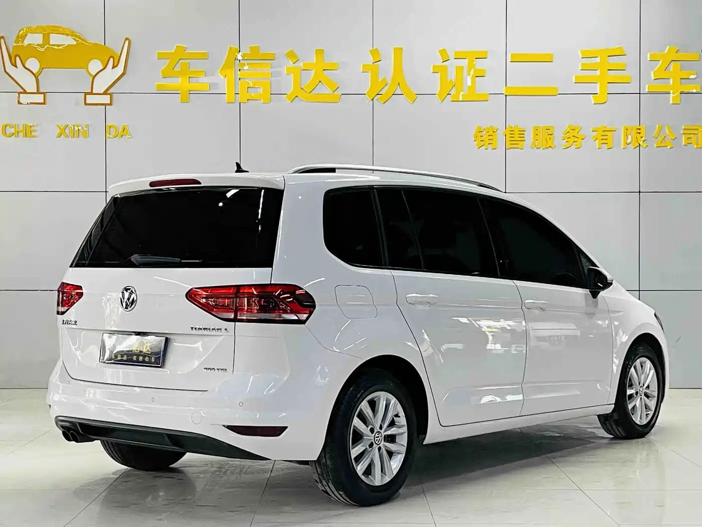 Volkswagen Touran 2018 Touran L 280TSI DSG Comfort Edition 7-seater China VI фото 3